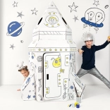 Grande razzo spaziale di cartone