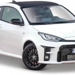 Modello Toyota Yaris 2021 bianco 1/24